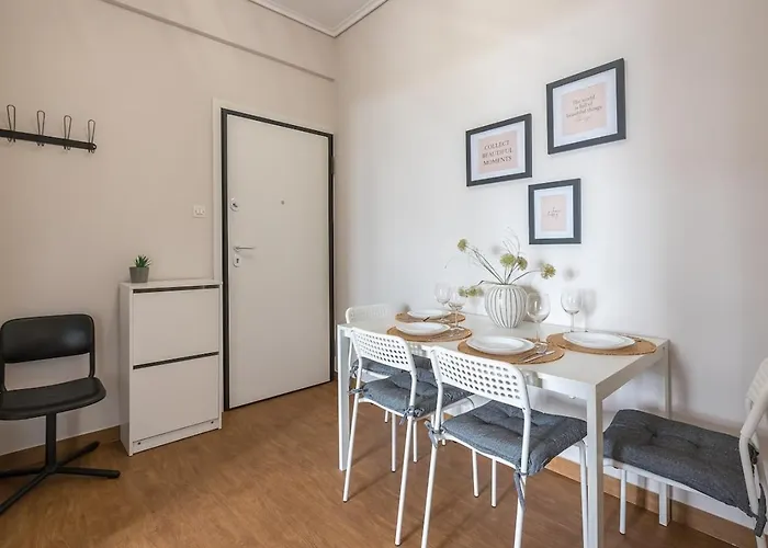 Comfortable Apartment In Athens