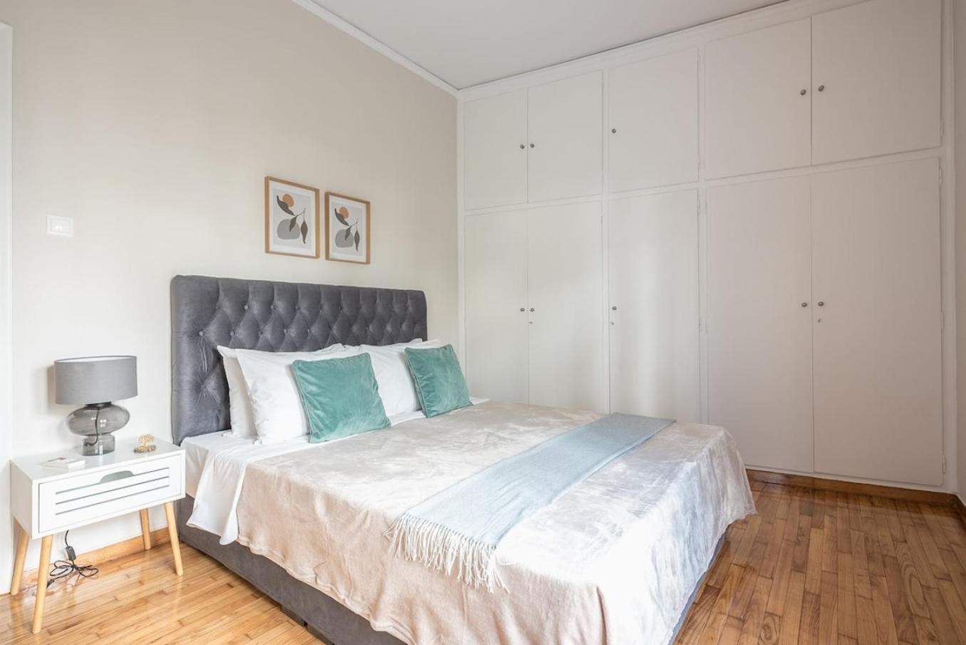 Comfortable In Atény